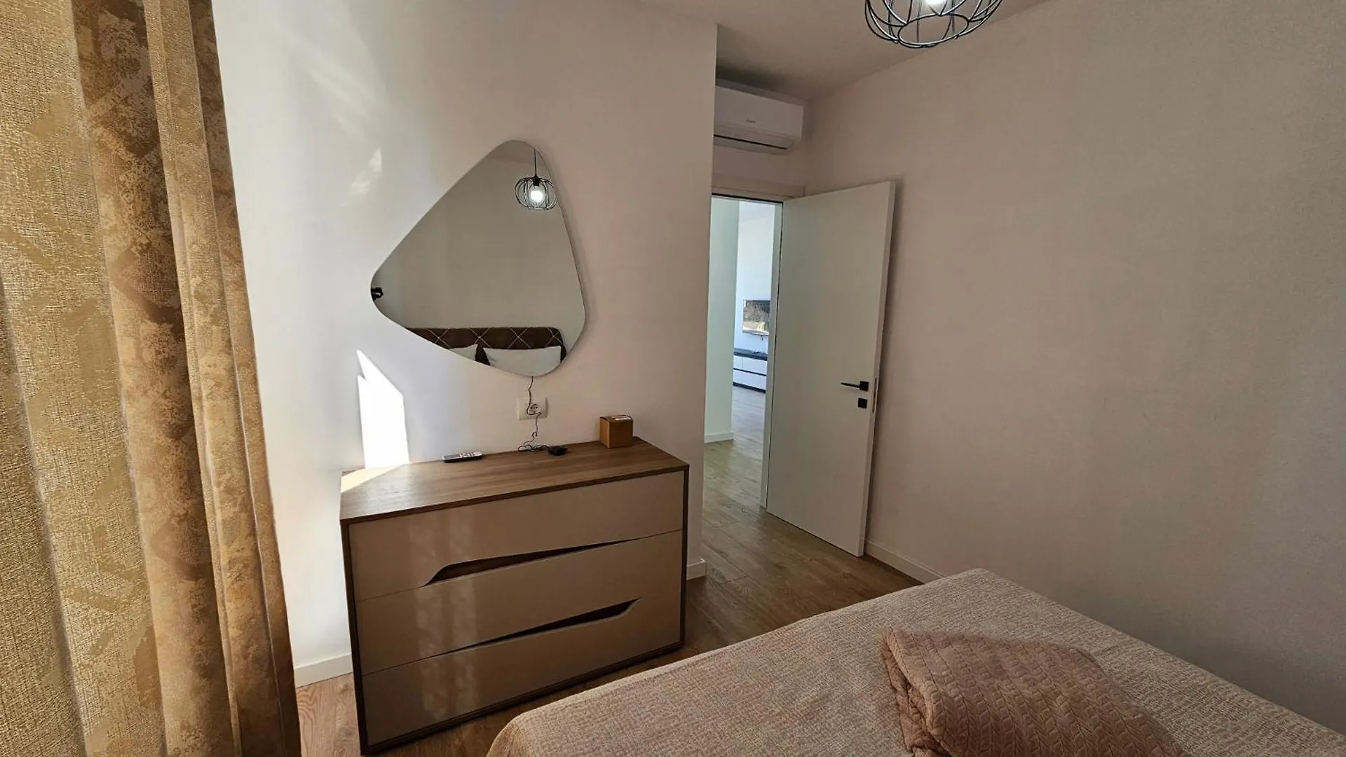 First-One Apartment Riesen Terrasse Mit Meerblick 6 Personen 2U1 Zimmer Sarandë