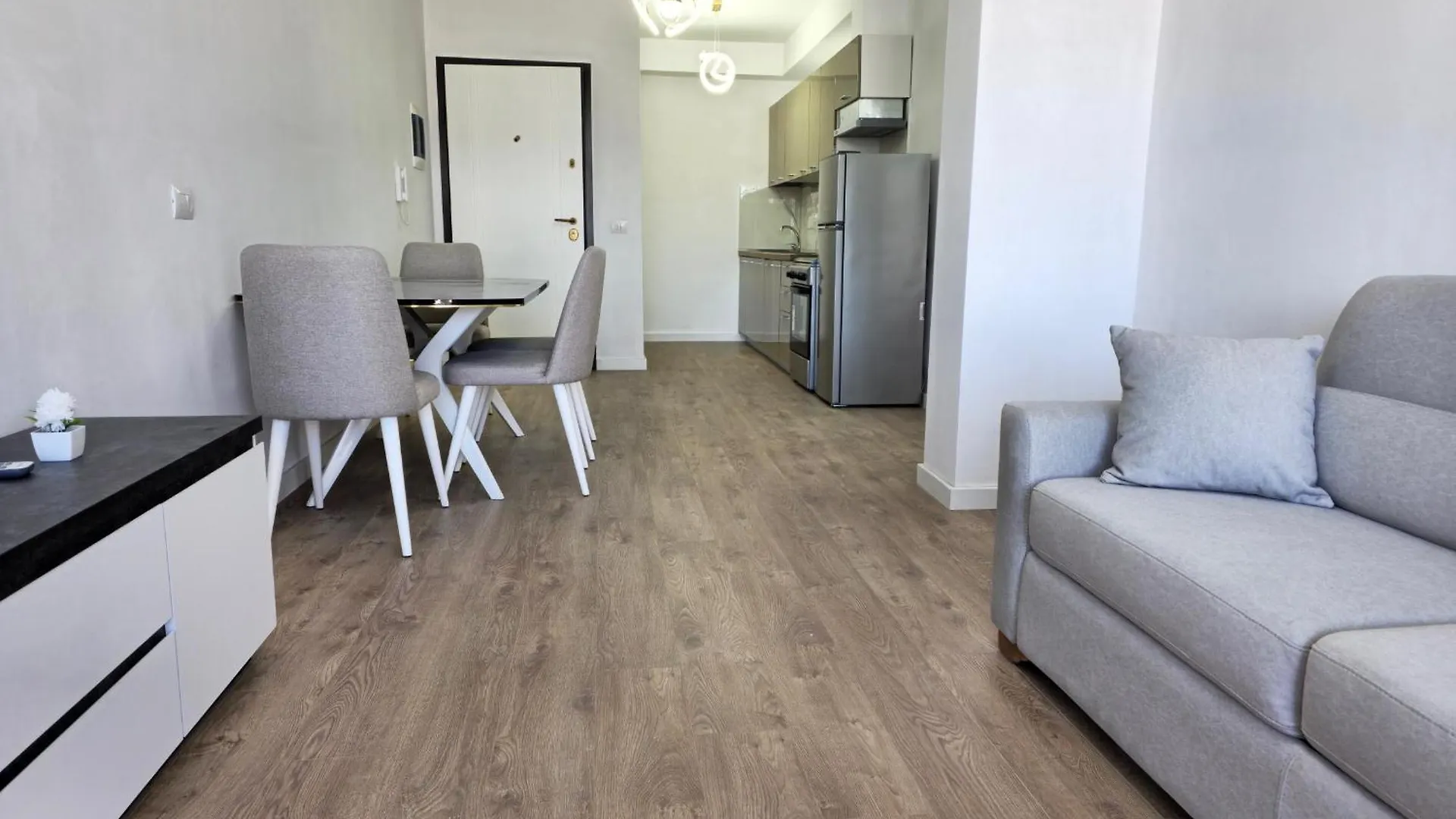 First-One Apartment Riesen Terrasse Mit Meerblick 6 Personen 2U1 Zimmer Sarandë Albanië