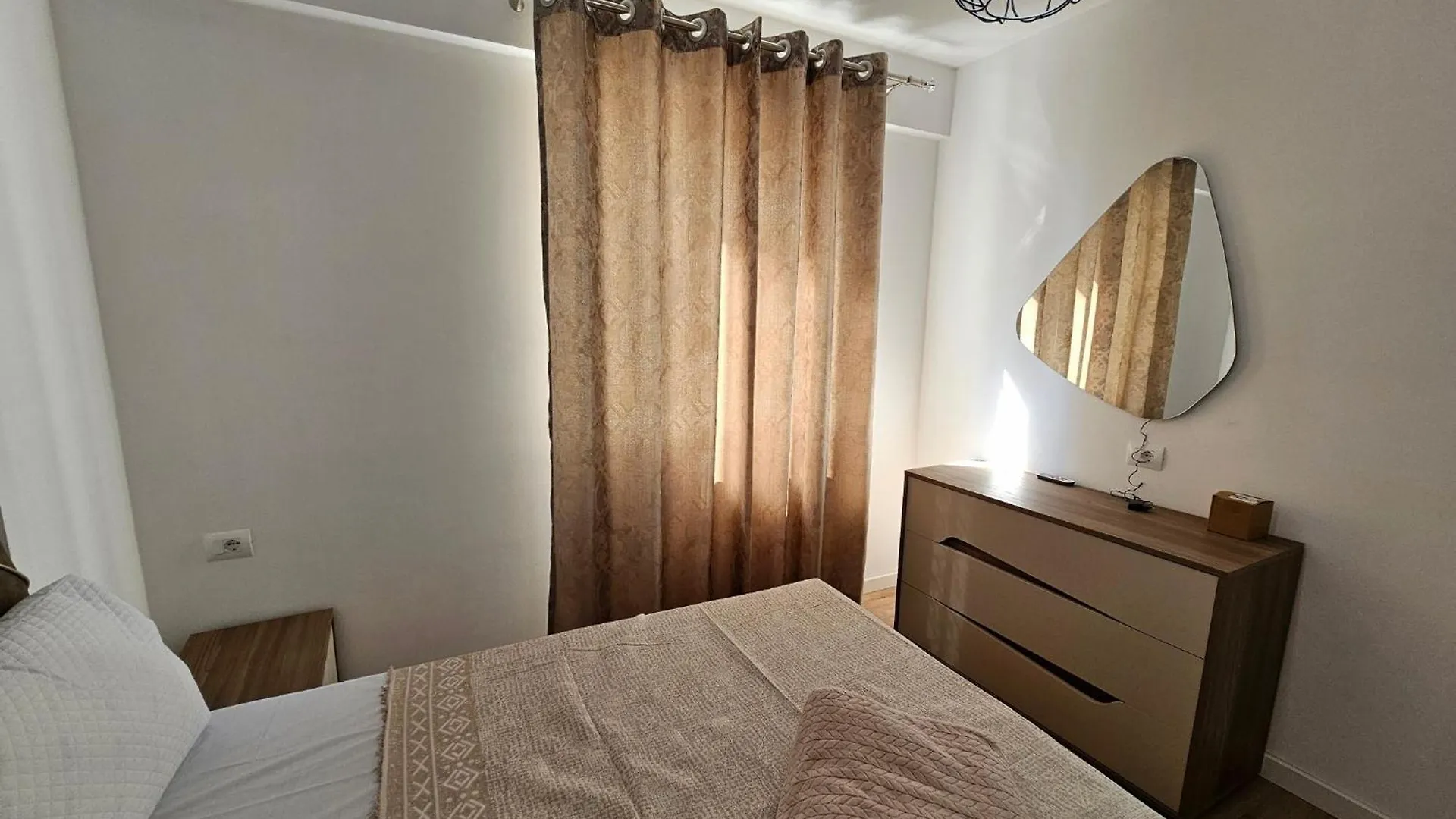 First-One Apartment Riesen Terrasse Mit Meerblick 6 Personen 2U1 Zimmer Sarandë