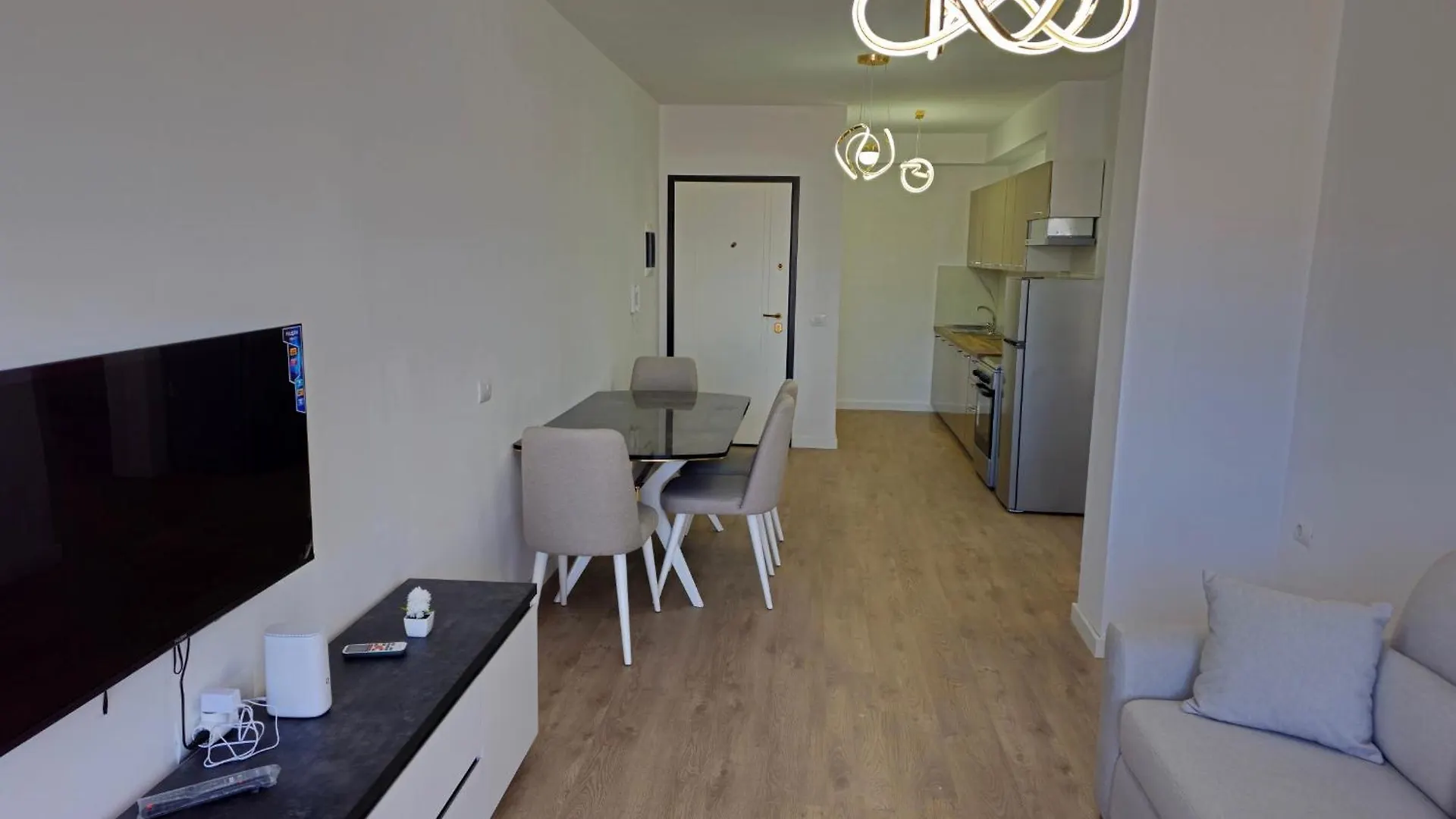 First-One Apartment Riesen Terrasse Mit Meerblick 6 Personen 2U1 Zimmer Sarandë