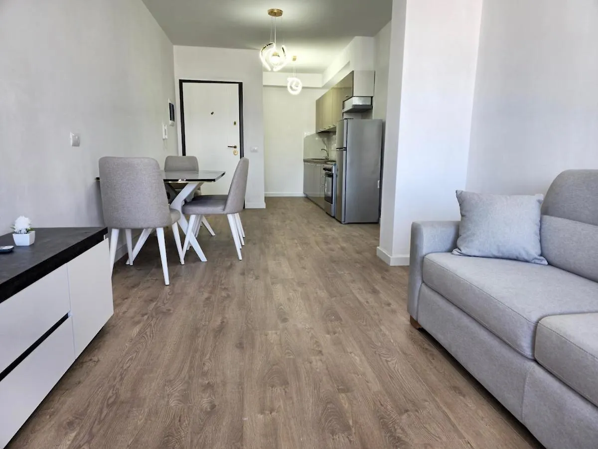 First-One Apartment Riesen Terrasse Mit Meerblick 6 Personen 2U1 Zimmer Sarandë 0*,  Albanië