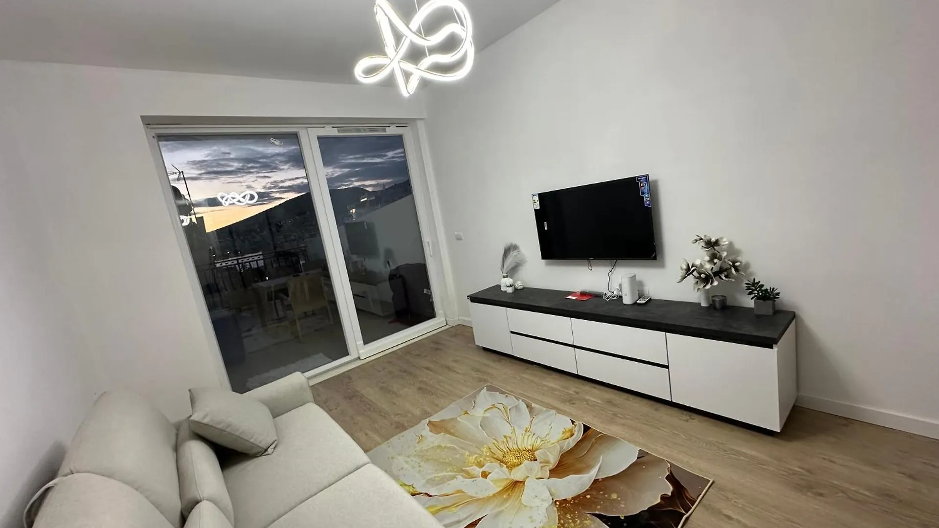 First-One Apartment Riesen Terrasse Mit Meerblick 6 Personen 2U1 Zimmer Sarandë